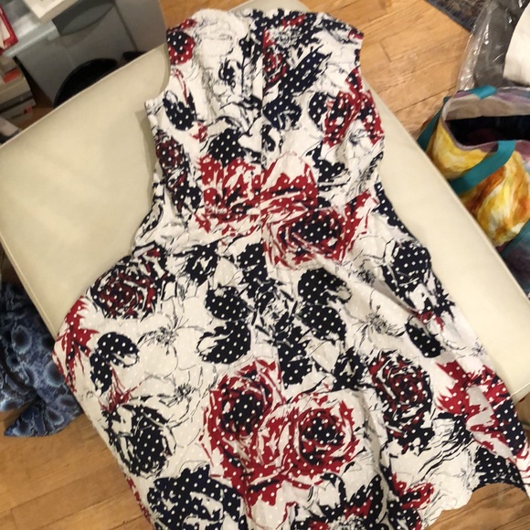 Carolina Herrera White with red/navy floral print dress - Picture 6 of 8